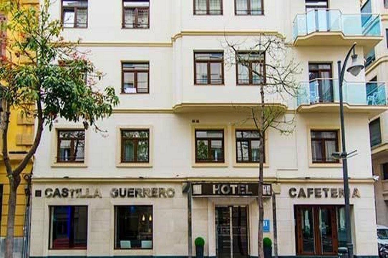 Castilla Guerrero Malaga Luaran gambar